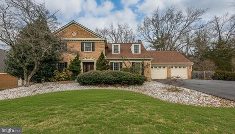 Photo of 8217 Buckspark Lane W, POTOMAC, MD 20854 (MLS # MDMC2210428)