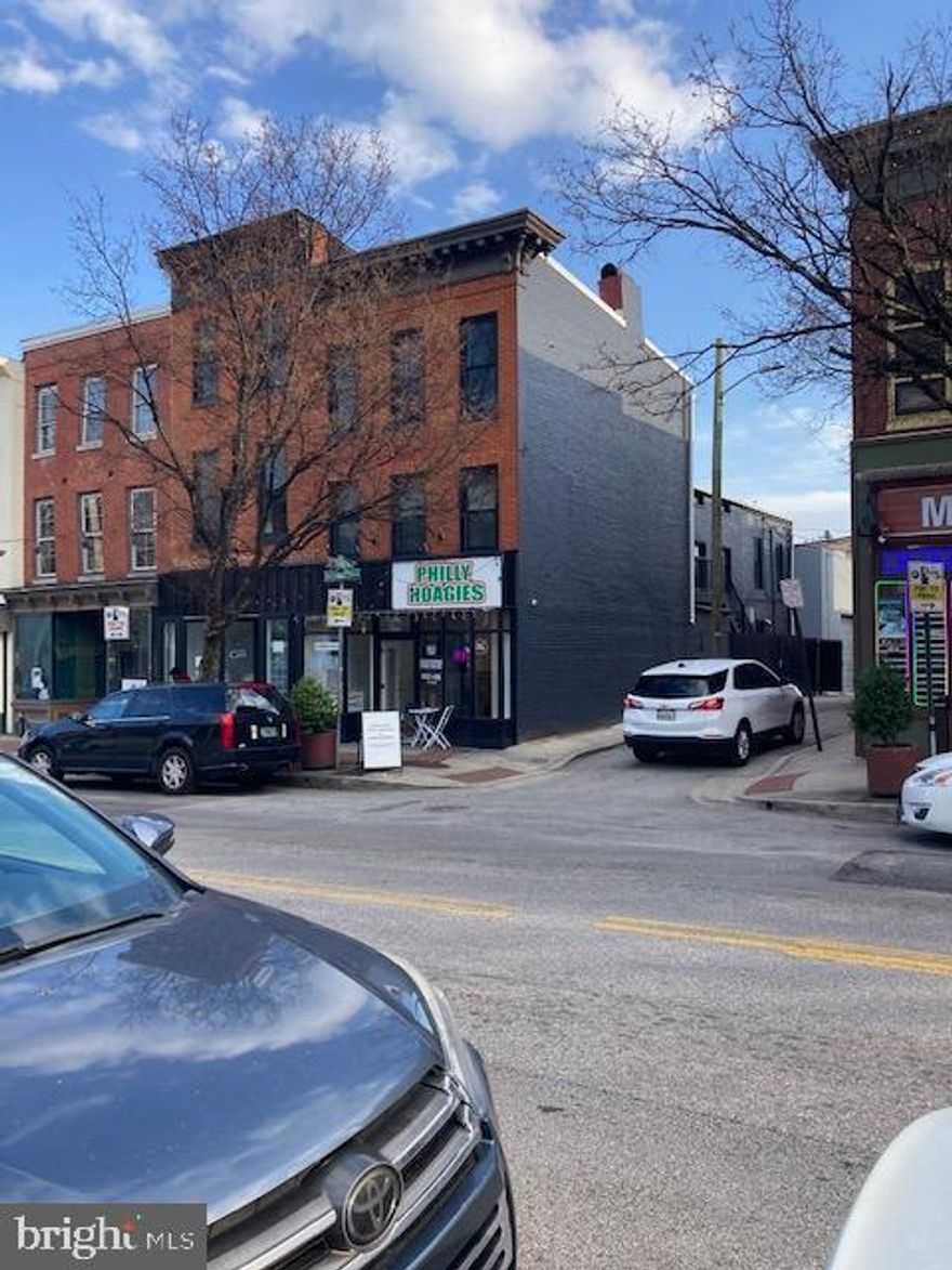 1 bedroom 1 bath apartment for rent available now.  Located in the heart of Pigtown Main Street.  Walking distance to UMAB, University MD Medical Center, Camden Yards, M&T Bank Stadium and Inner Harbor.  Easy access to 95.