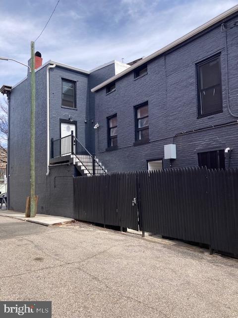 WASHINGTON VILLAGE - Residential Lease