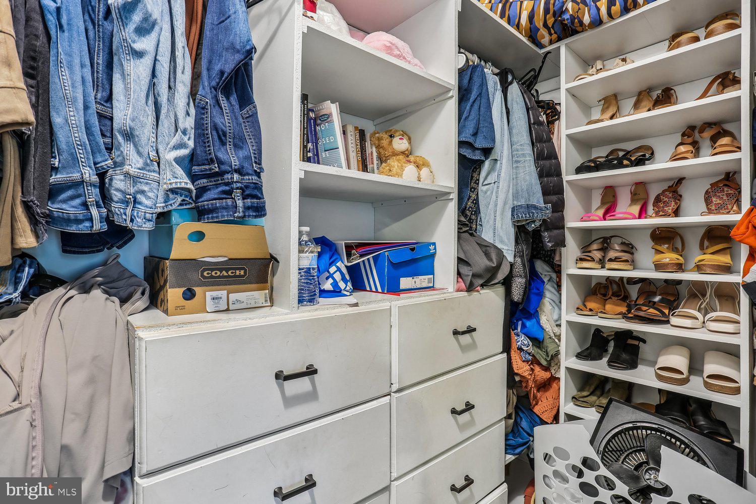 CHURCHILL TOWN SECTOR - Residential