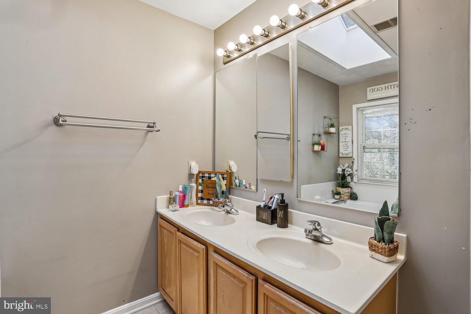 CHURCHILL TOWN SECTOR - Residential