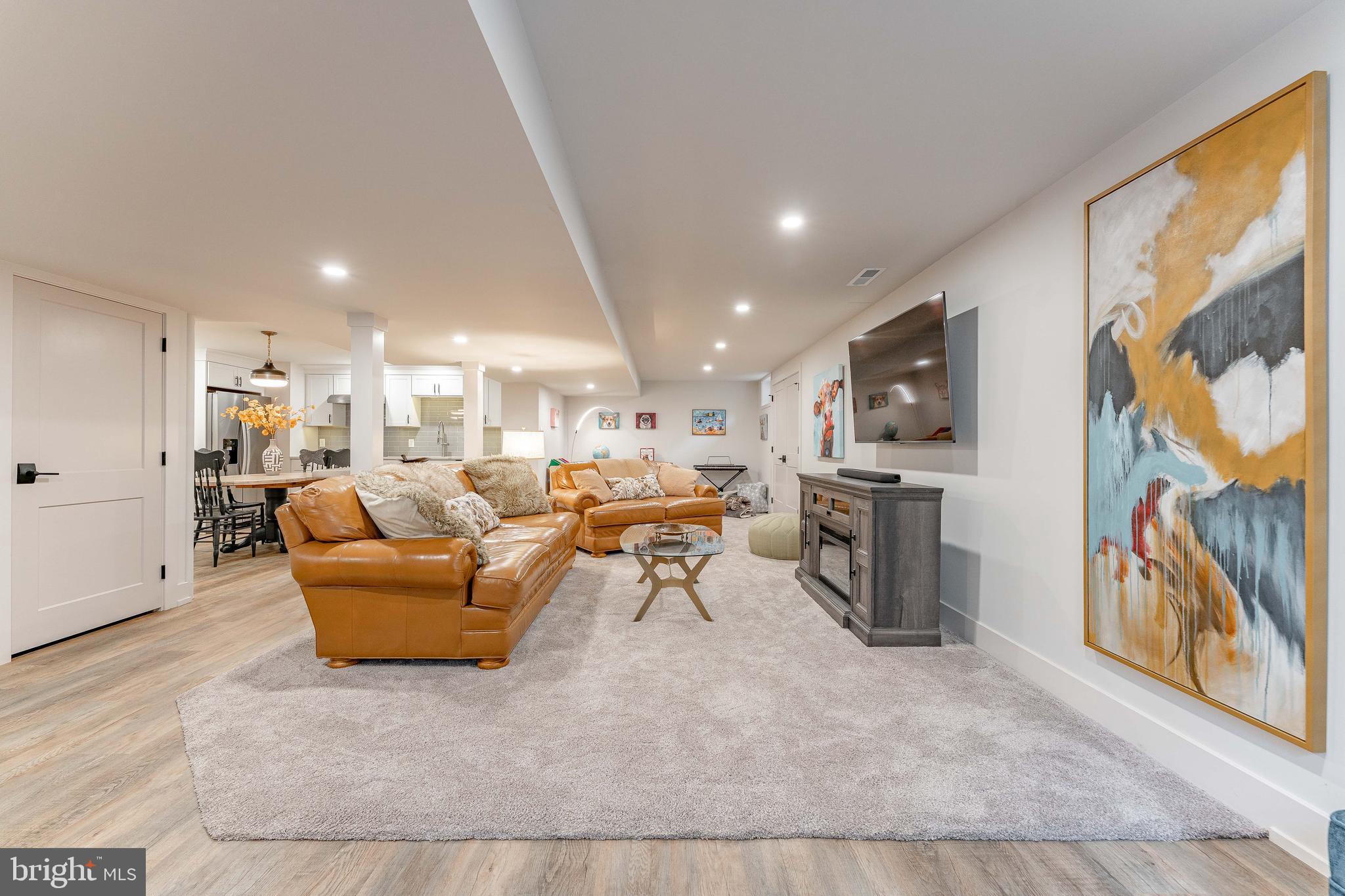 ROSE TREE ESTS - Residential