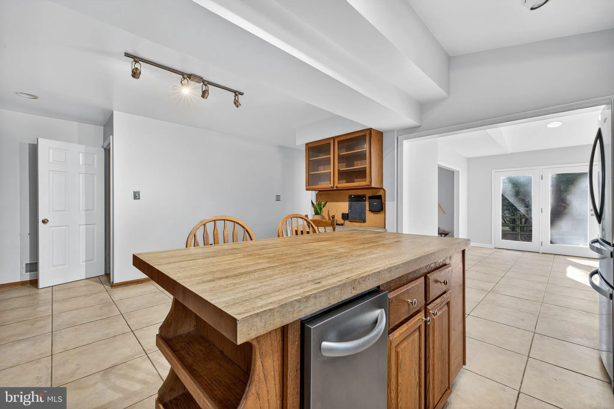 North Potomac, Maryland 20878, United States, 4 Bedrooms Bedrooms, ,3 BathroomsBathrooms,Residential,Contingent,236180