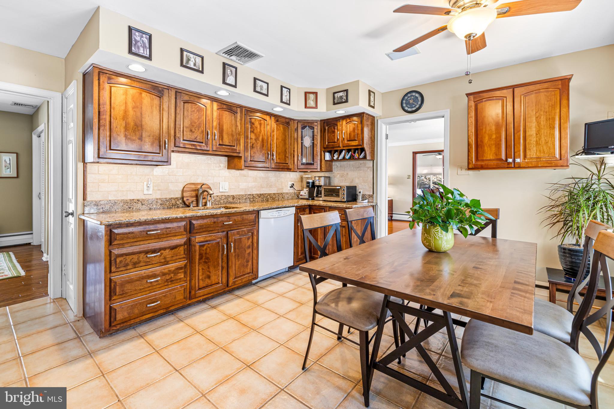 HUNTINGDON VALLEY - Residential