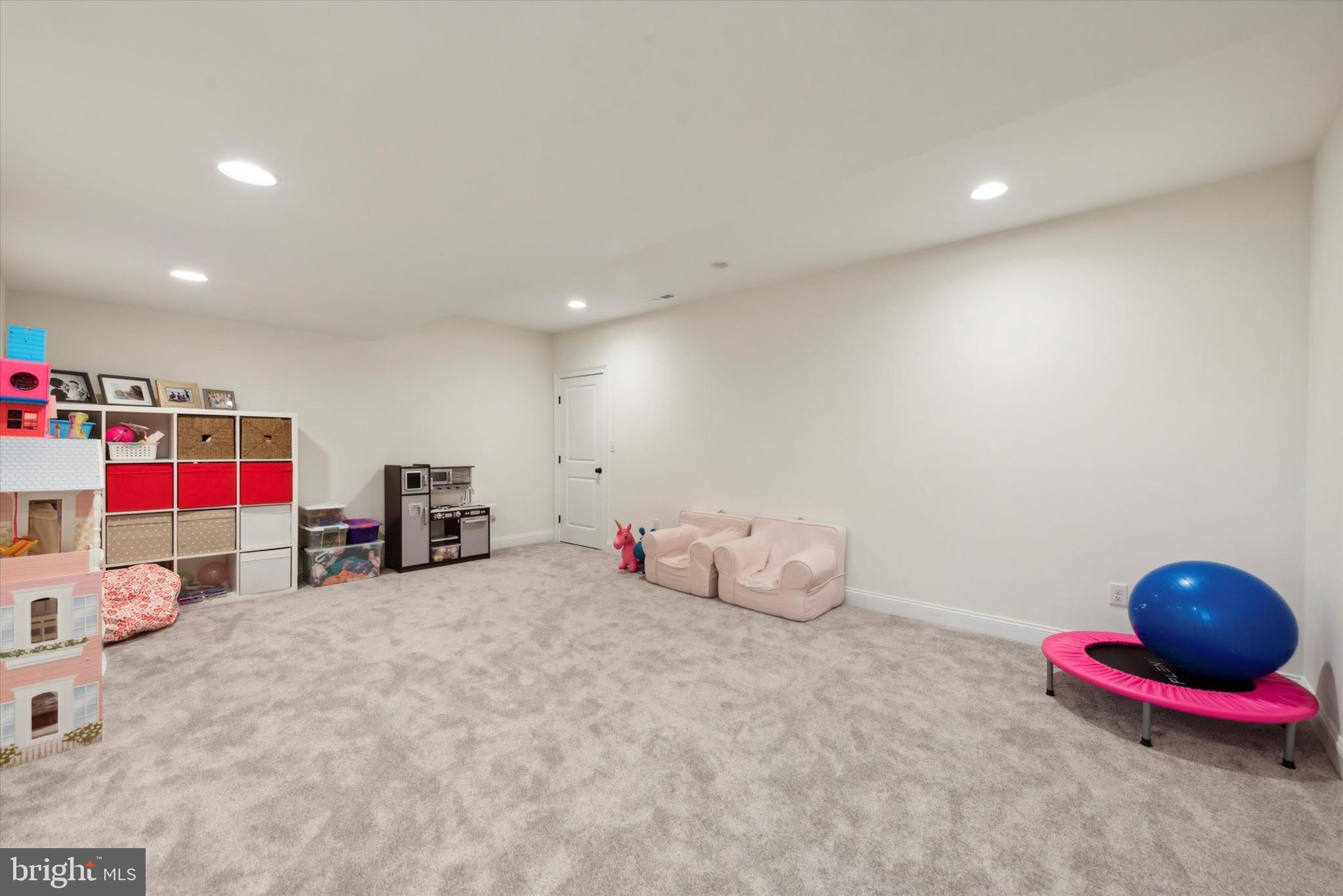 BERWYN VILLAGE - Residential