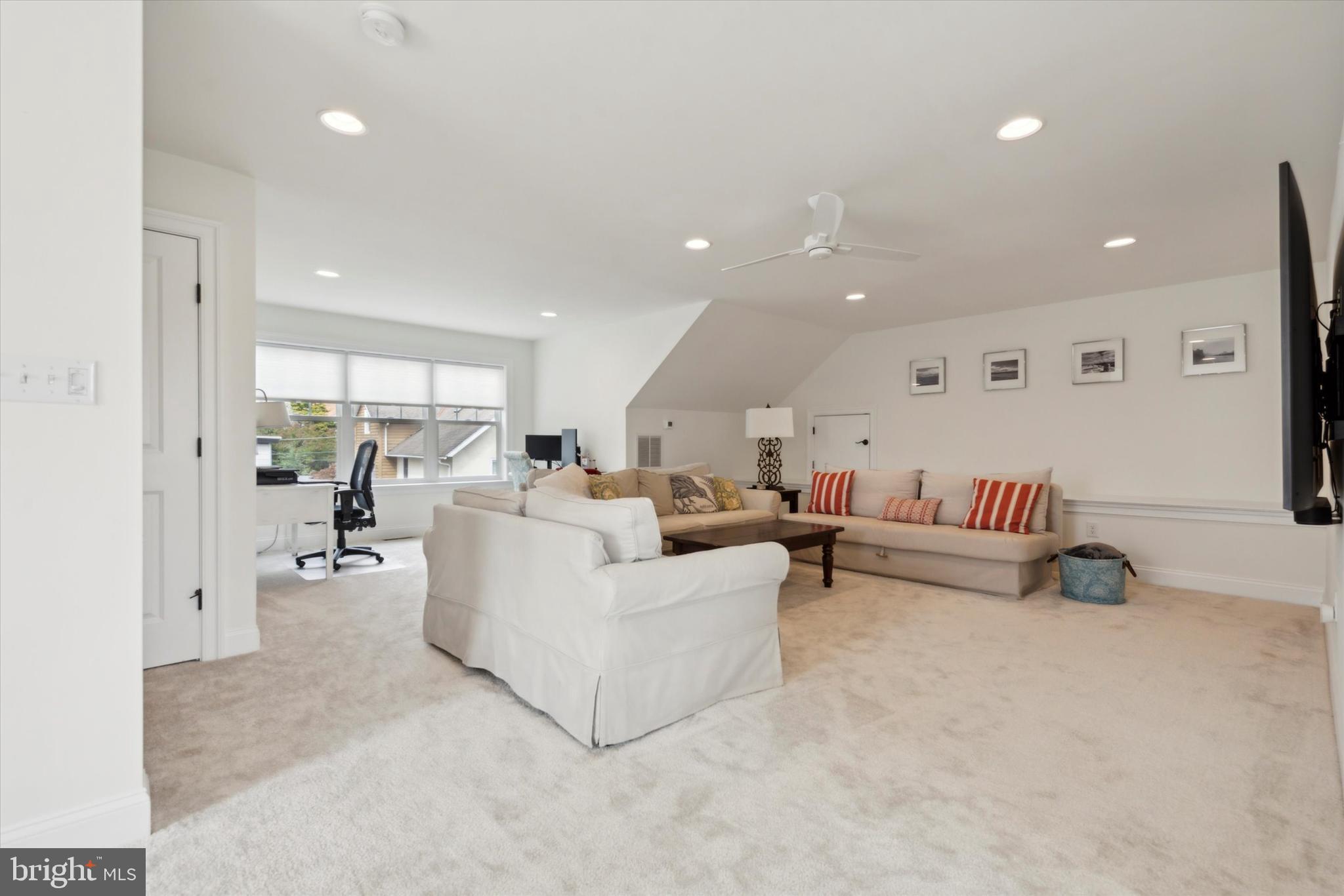 BERWYN VILLAGE - Residential