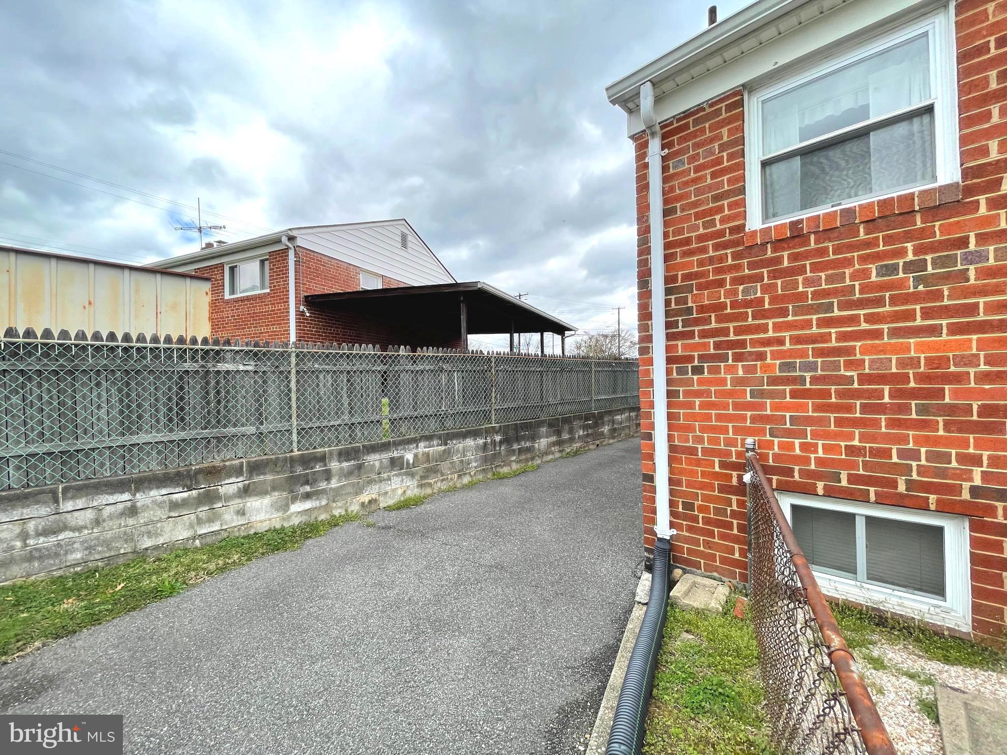 ADELPHI KNOLLS - Residential