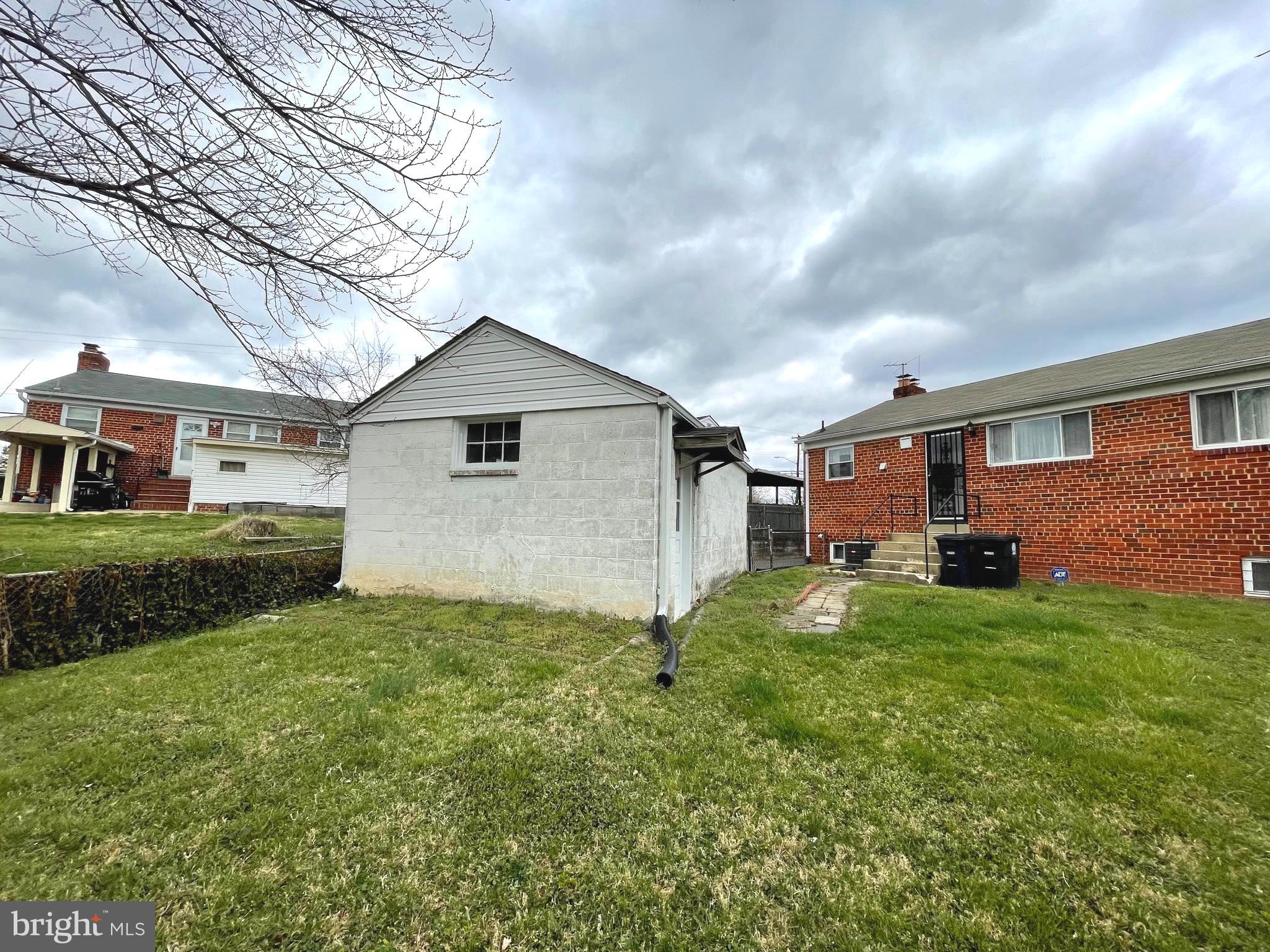 ADELPHI KNOLLS - Residential