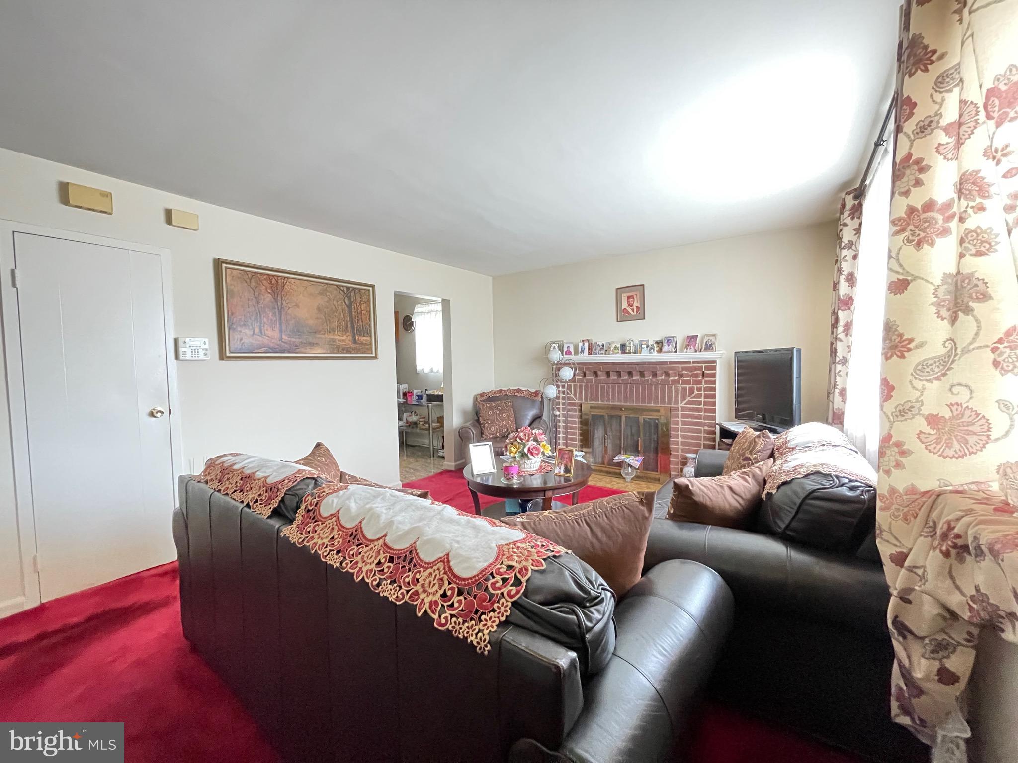 ADELPHI KNOLLS - Residential