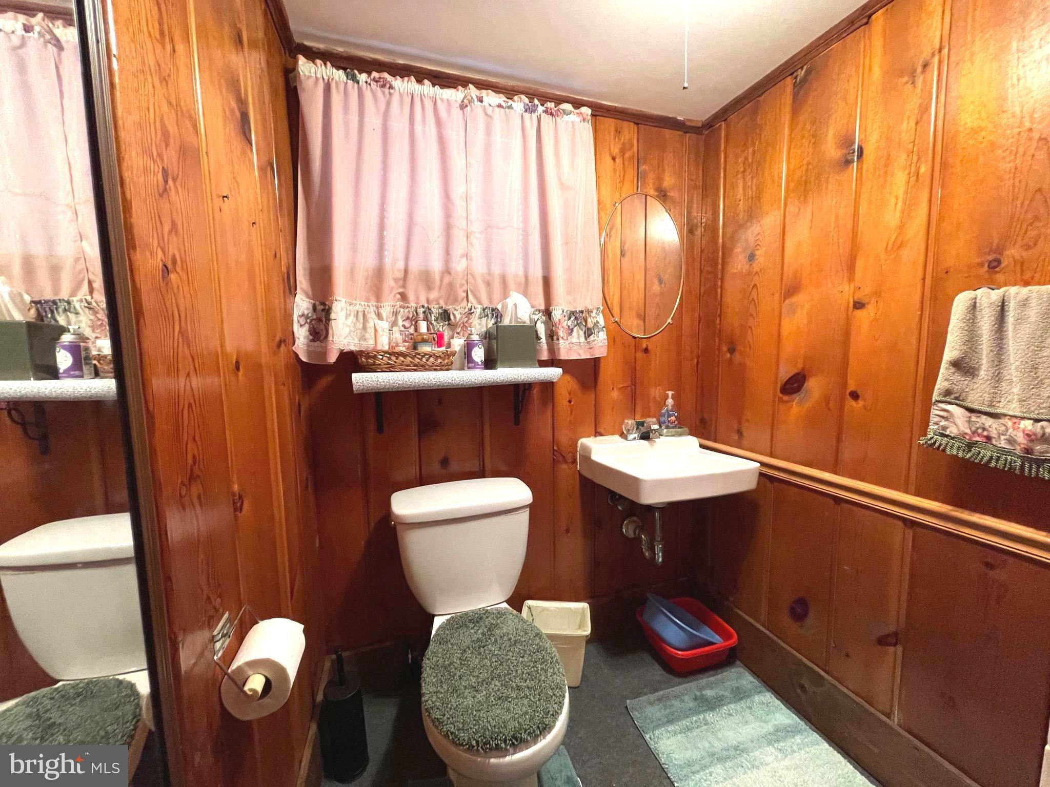 ADELPHI KNOLLS - Residential