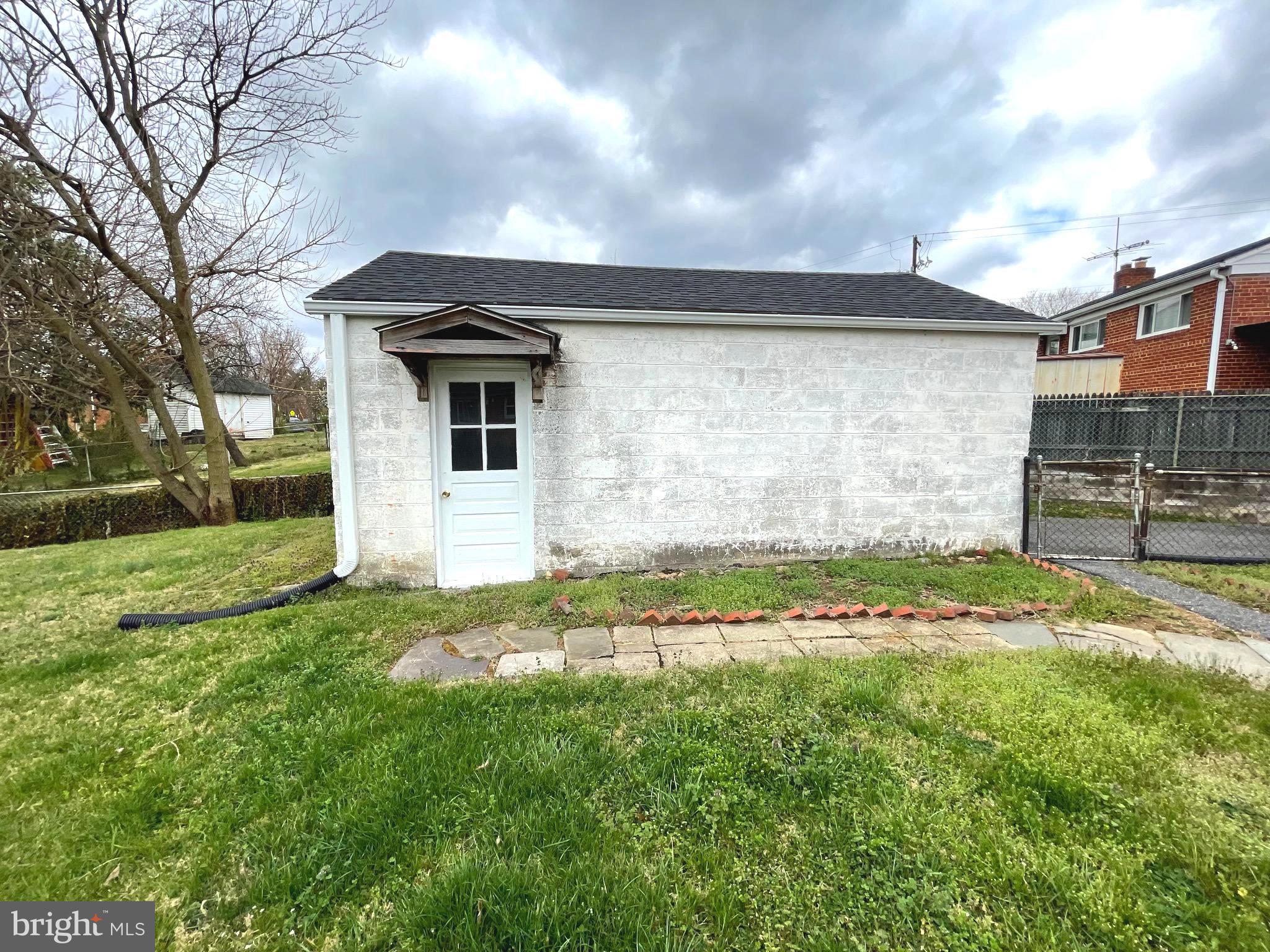 ADELPHI KNOLLS - Residential