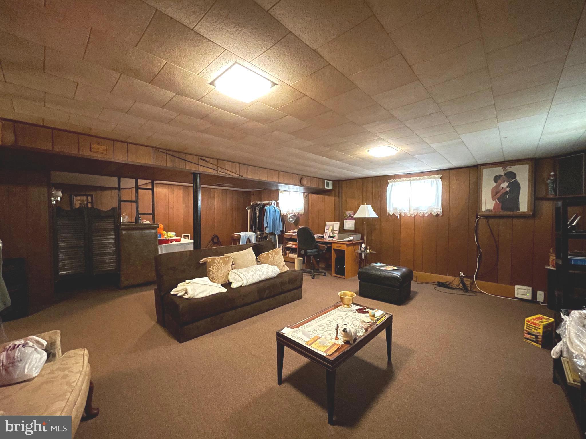 ADELPHI KNOLLS - Residential