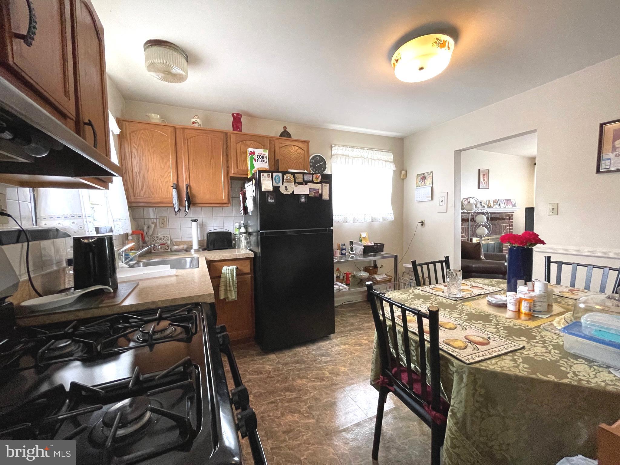 ADELPHI KNOLLS - Residential