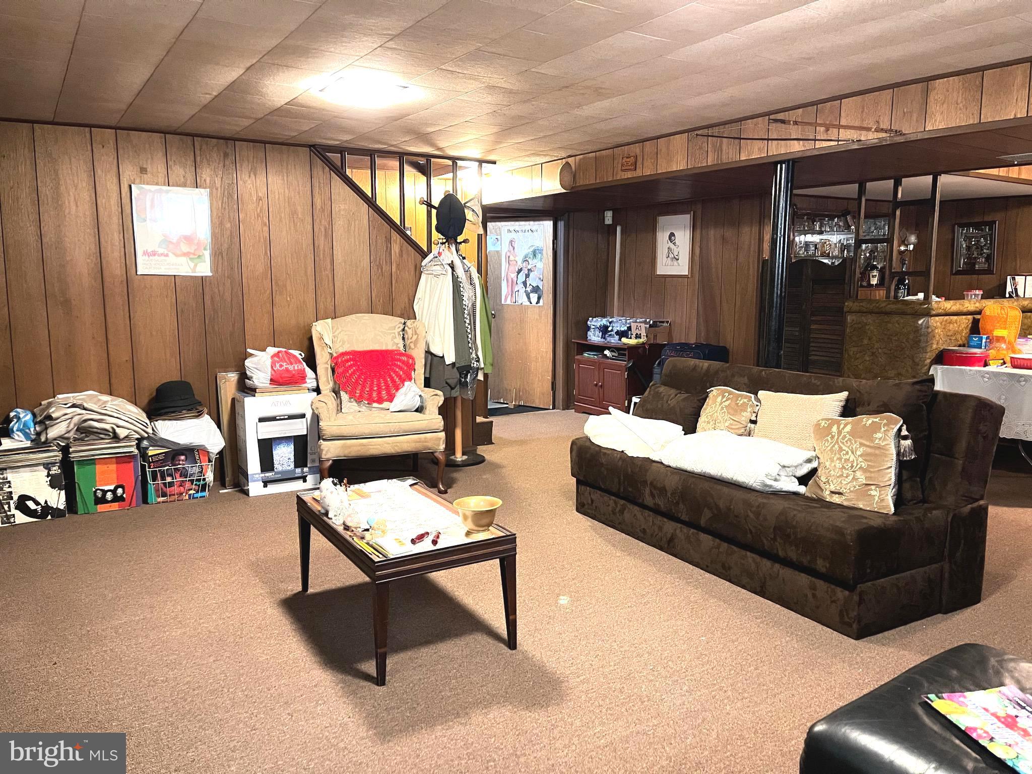 ADELPHI KNOLLS - Residential