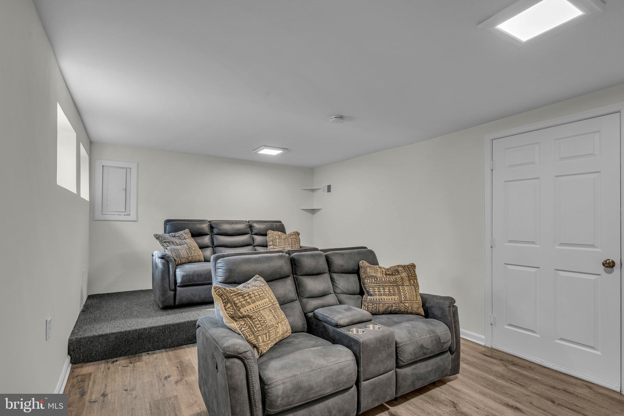 POINT OF WOODS - Residential