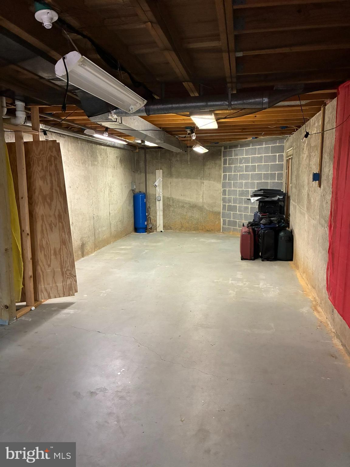 GOSHEN MANOR - Residential