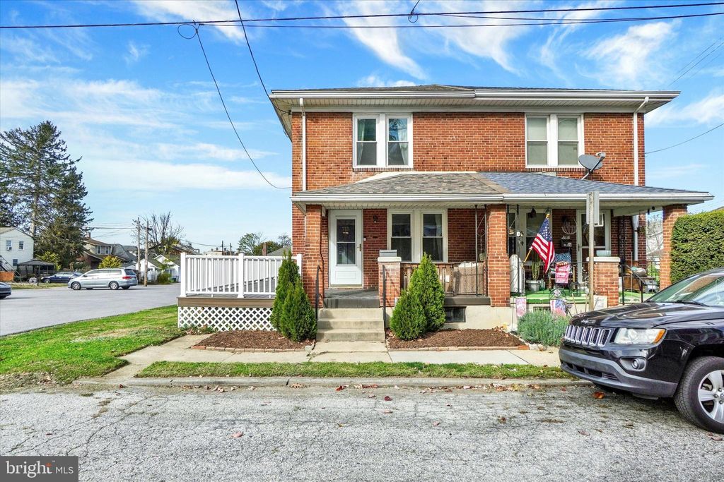 Photo of 715 E Maple Street, YORK, PA 17403 (MLS # PAYK2092770)