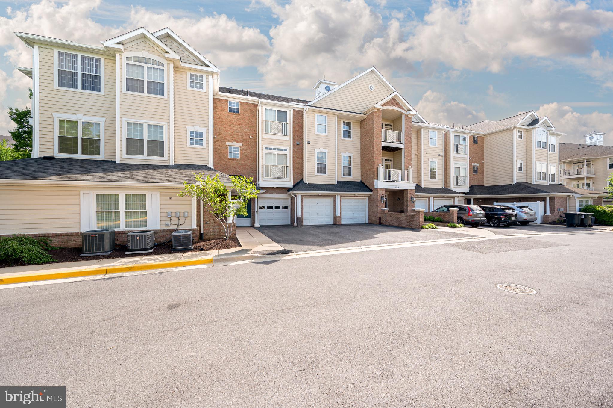 THE HAMLETS AT SOUTH RIVER COLONY - Residential