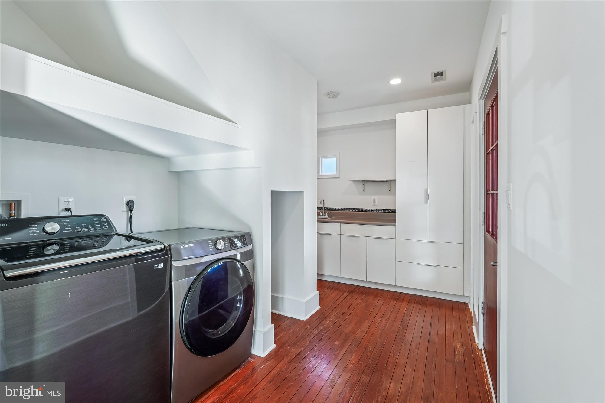 FAIRVIEW - Residential