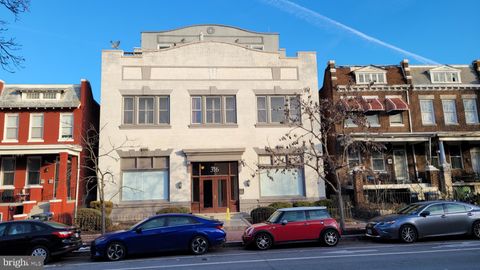 Photo of 316 F Street NE, WASHINGTON, DC 20002 (MLS # DCDC2203846)