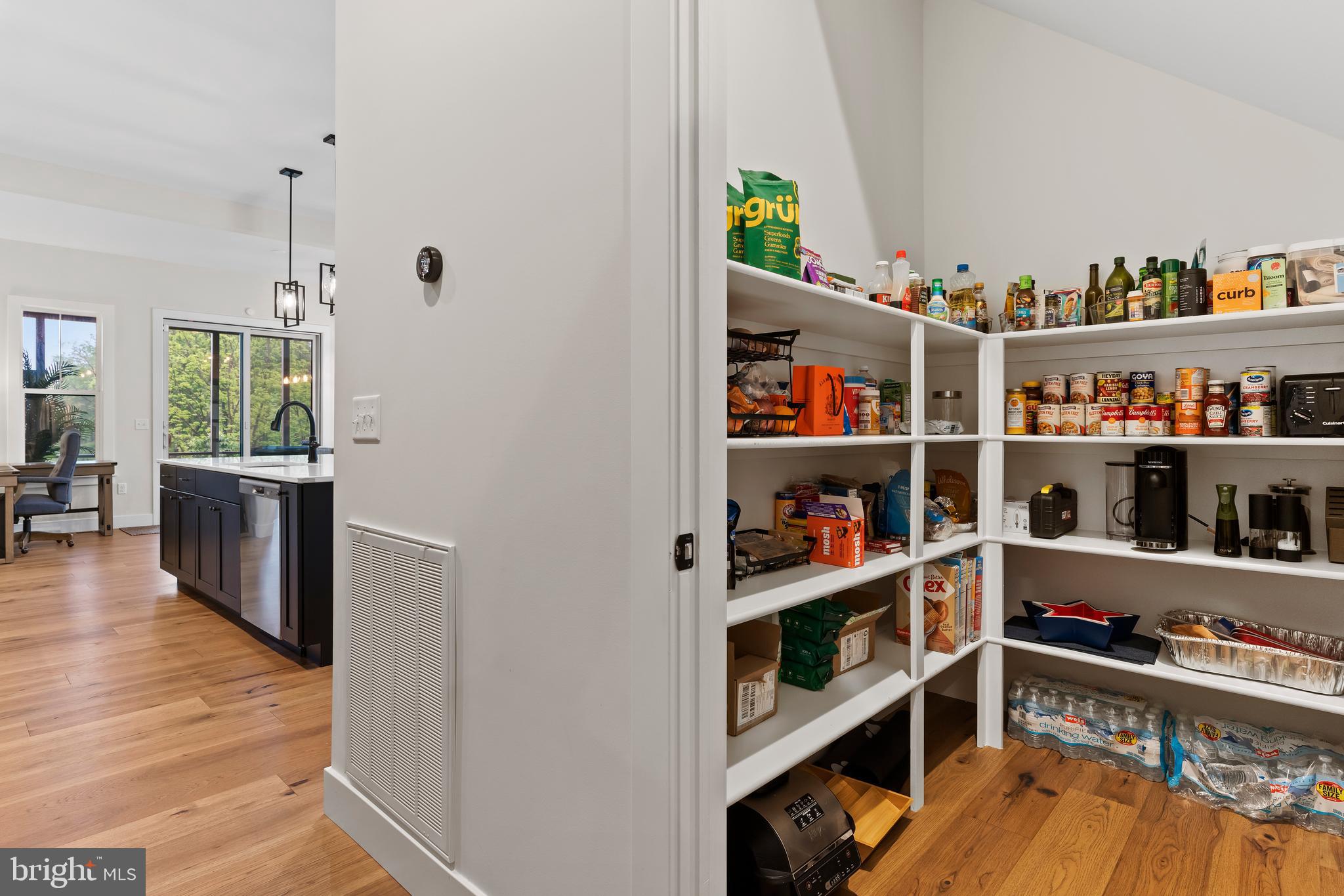 WESTBURY - Residential