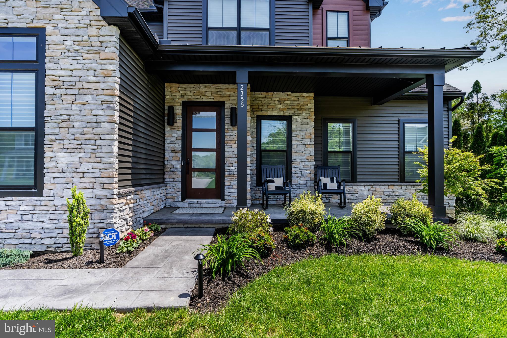 WESTBURY - Residential