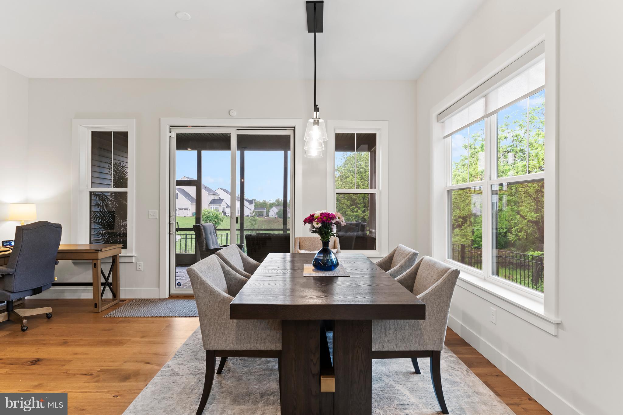 WESTBURY - Residential