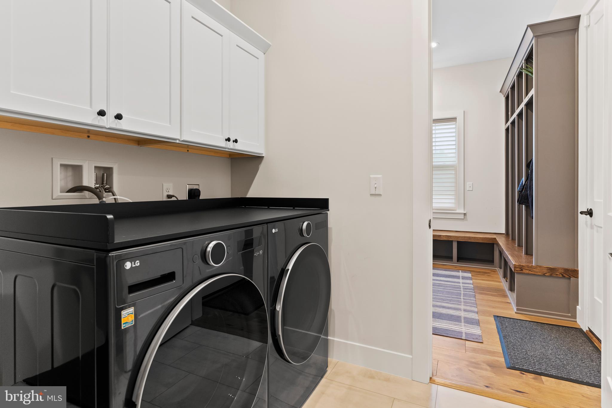 WESTBURY - Residential