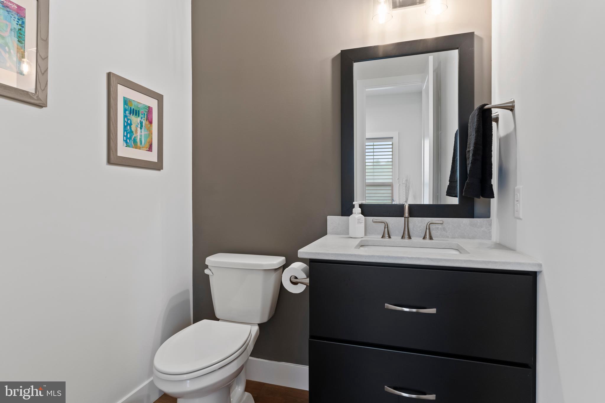 WESTBURY - Residential