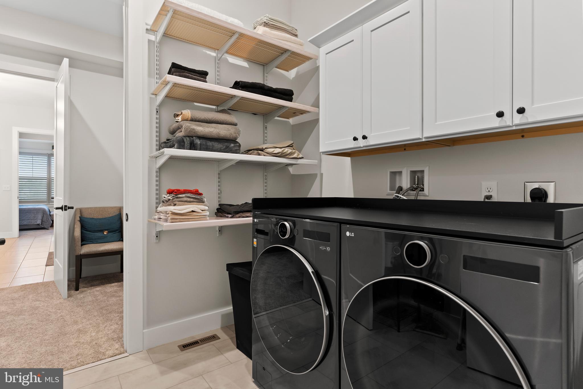 WESTBURY - Residential