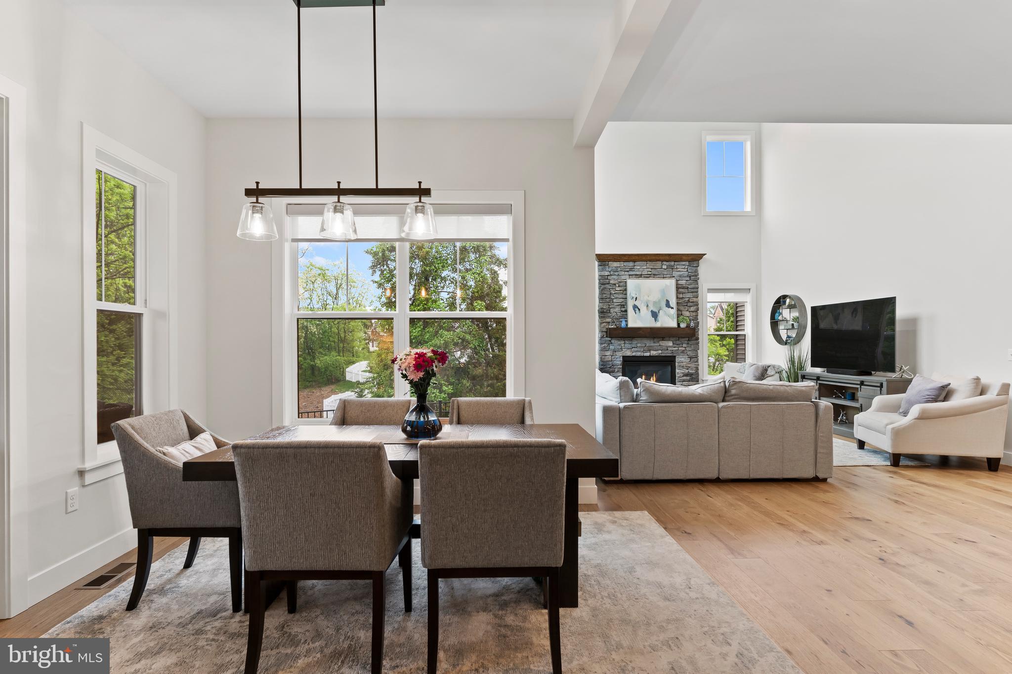 WESTBURY - Residential