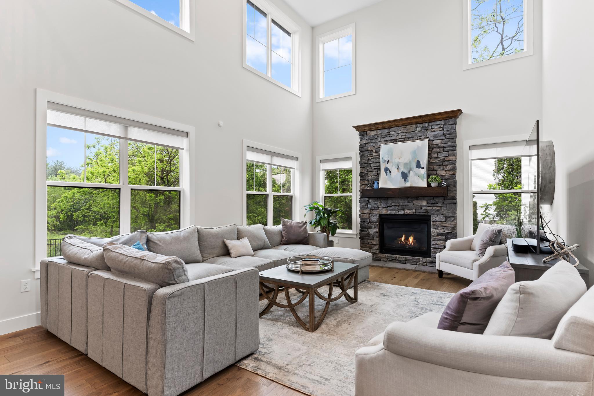 WESTBURY - Residential