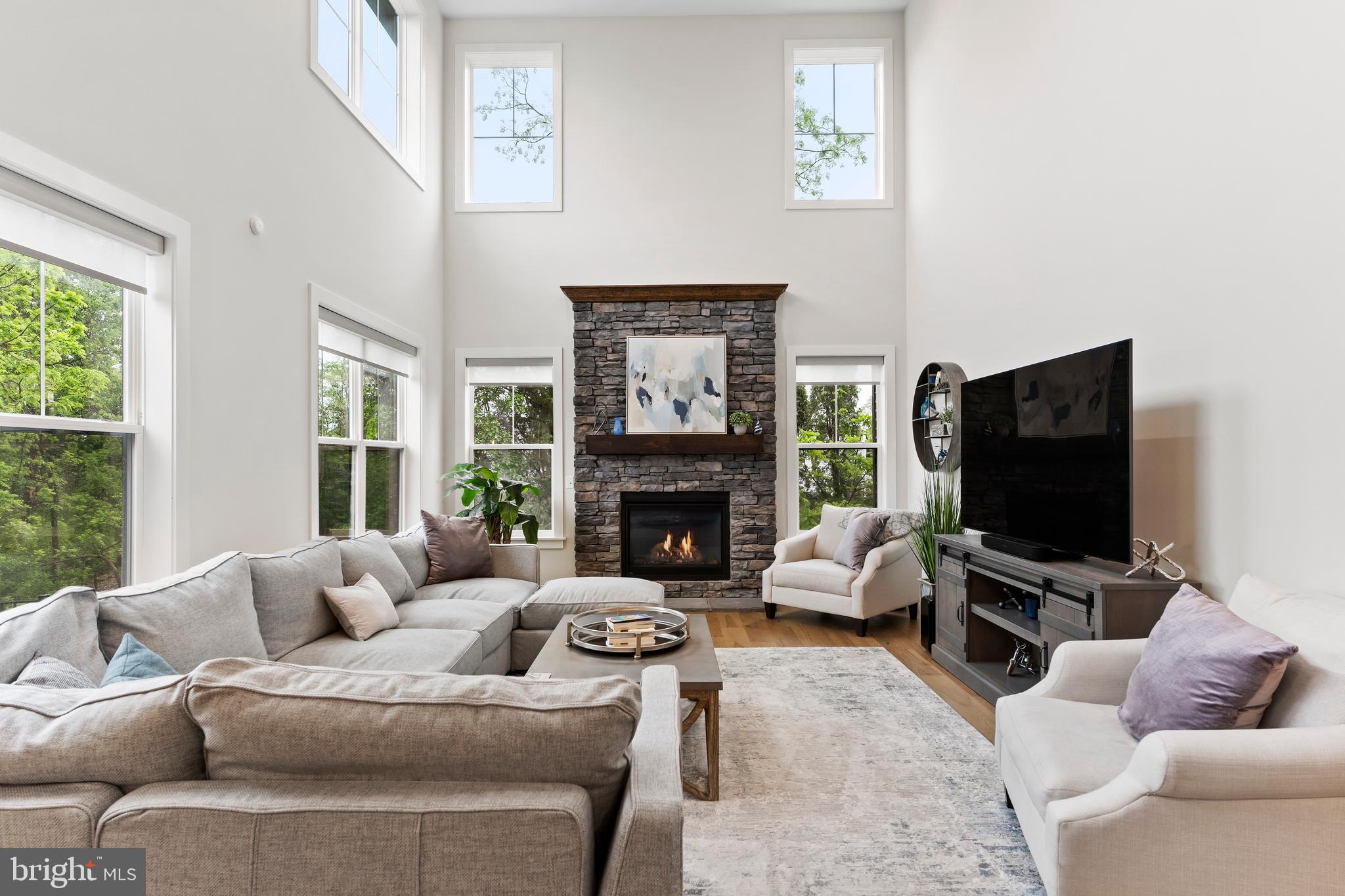 WESTBURY - Residential