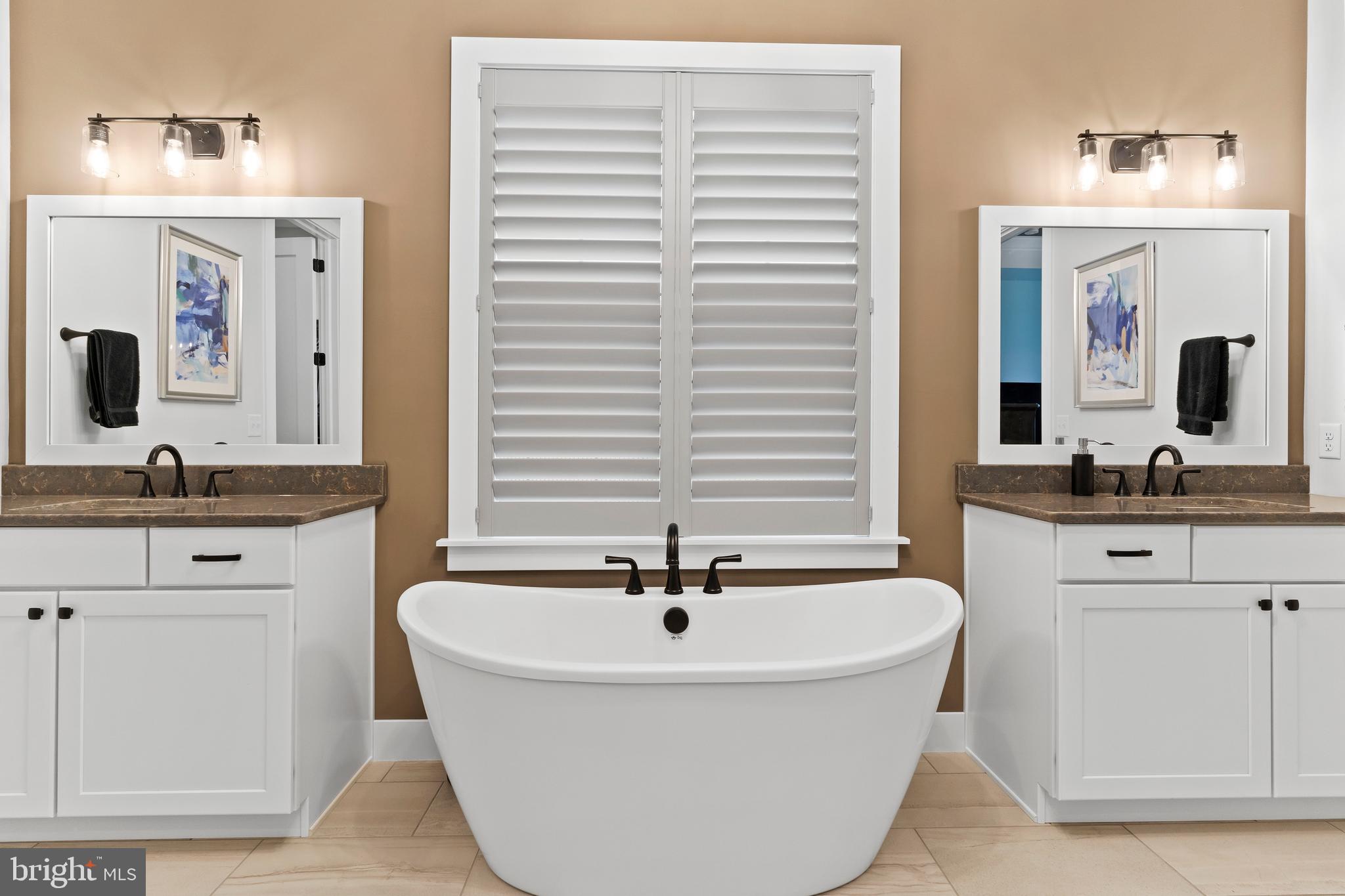 WESTBURY - Residential