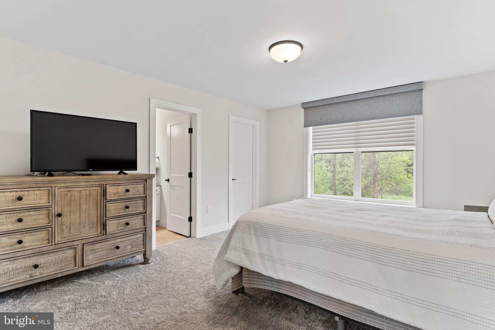 WESTBURY - Residential