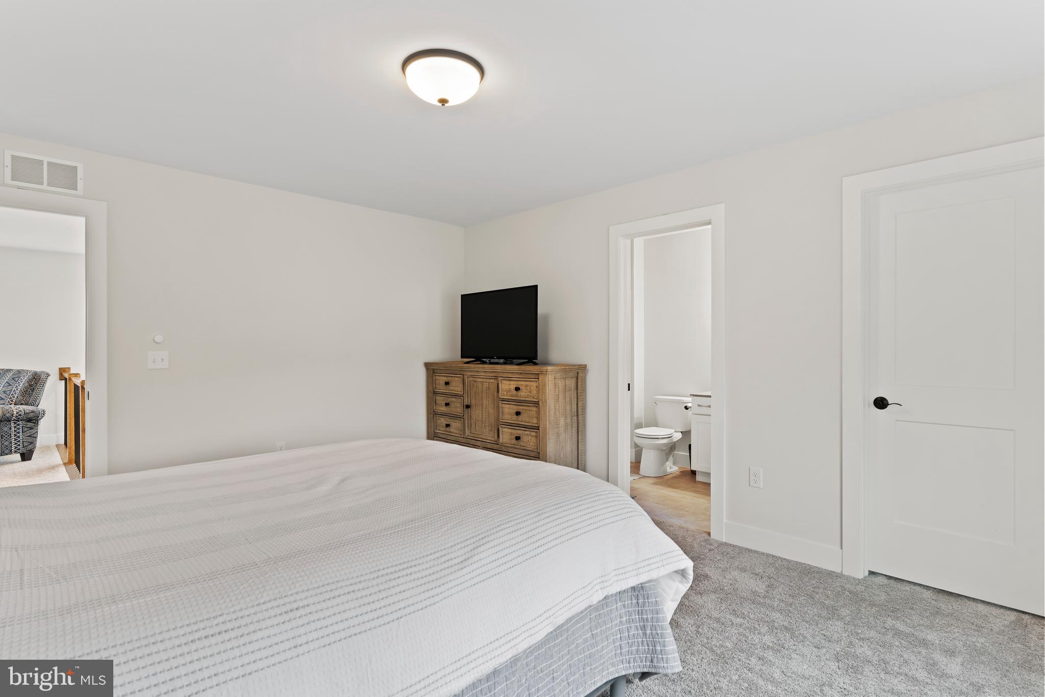 WESTBURY - Residential