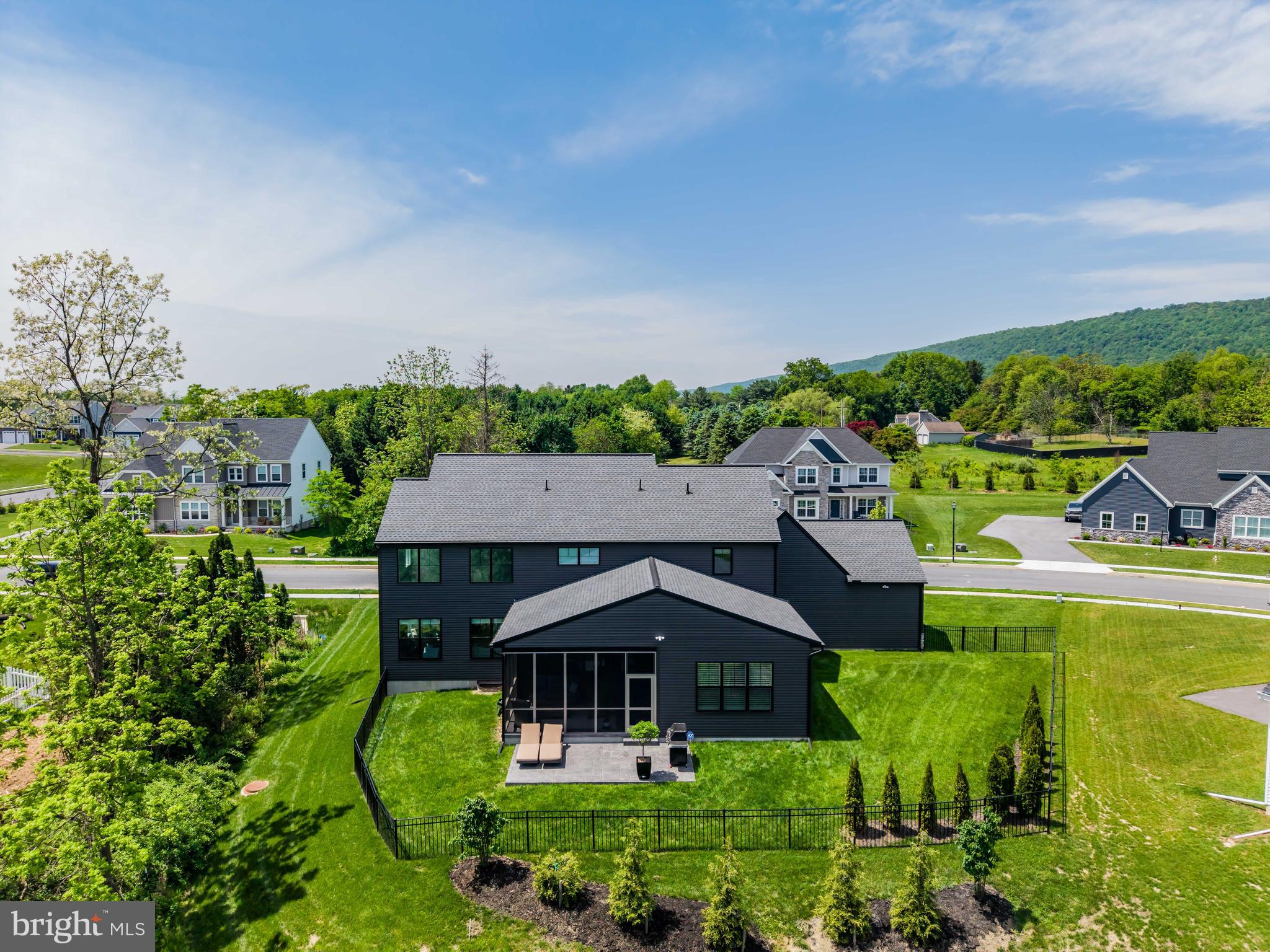 WESTBURY - Residential