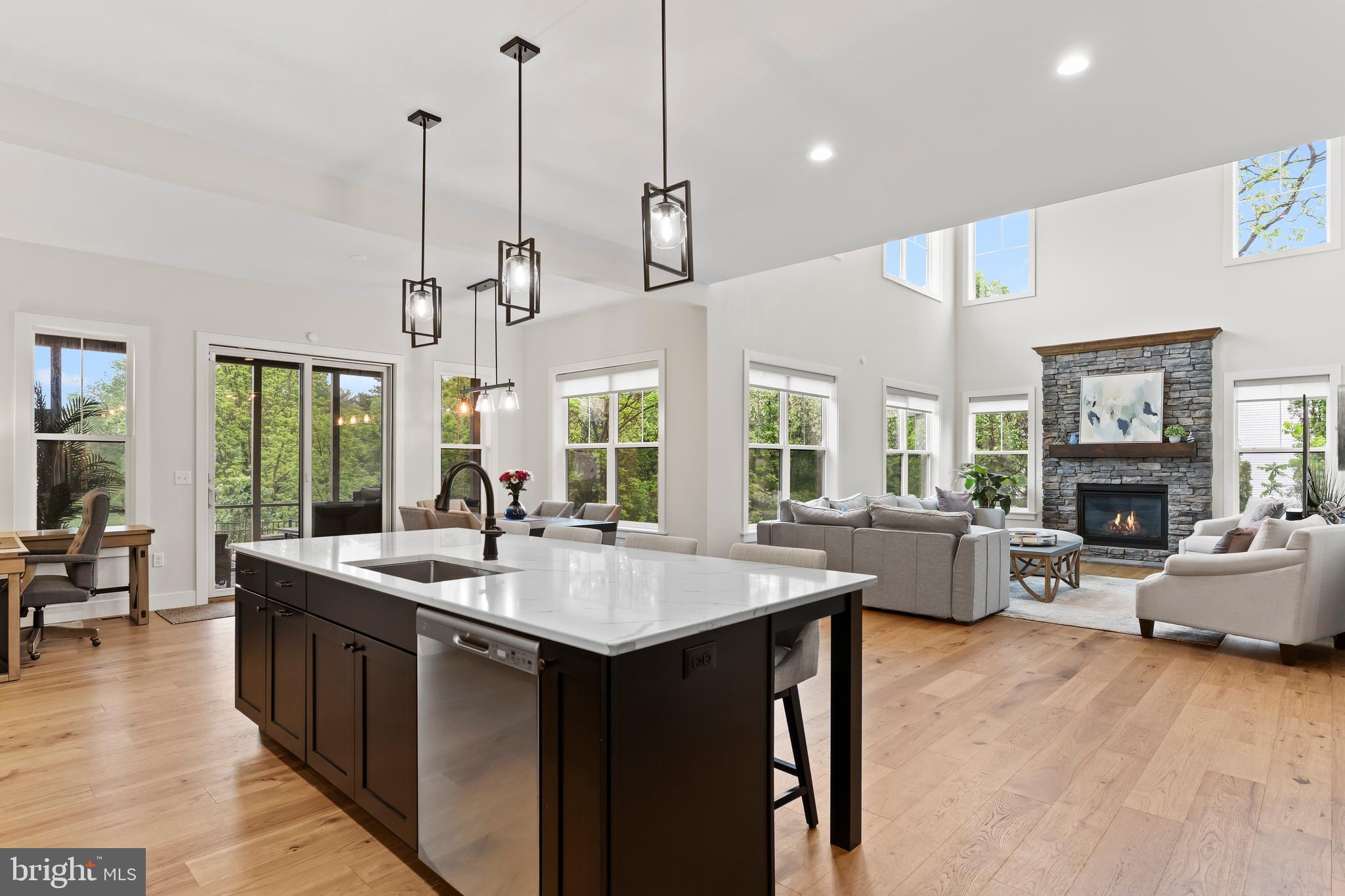 WESTBURY - Residential