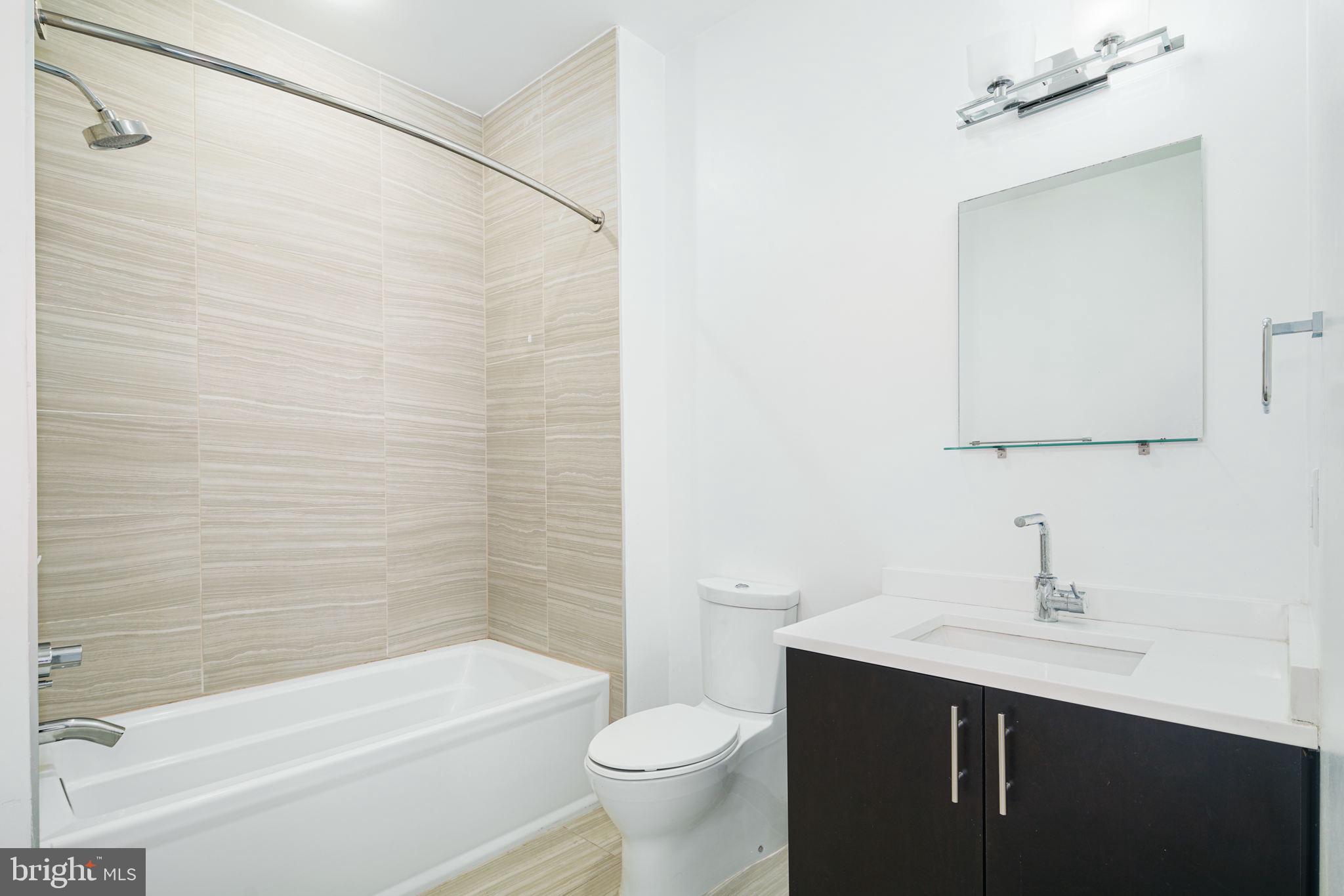 QUEEN VILLAGE - Residential