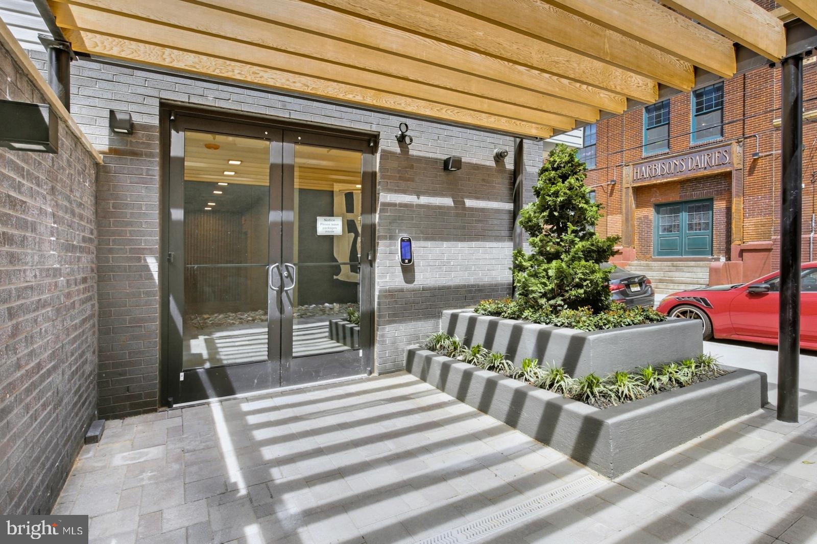 FISHTOWN - Residential Lease