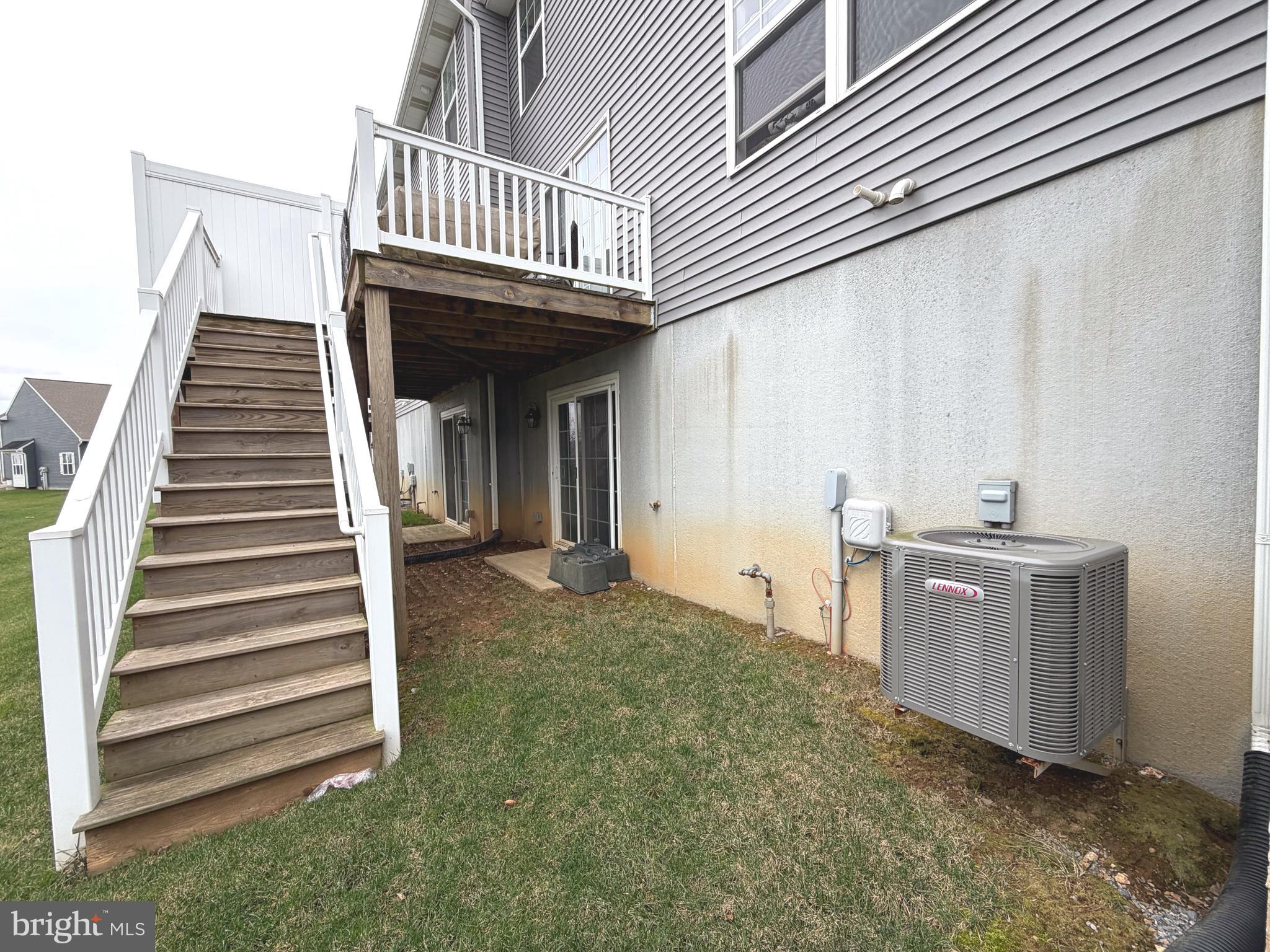 MAYAPPLE WOODS - Residential