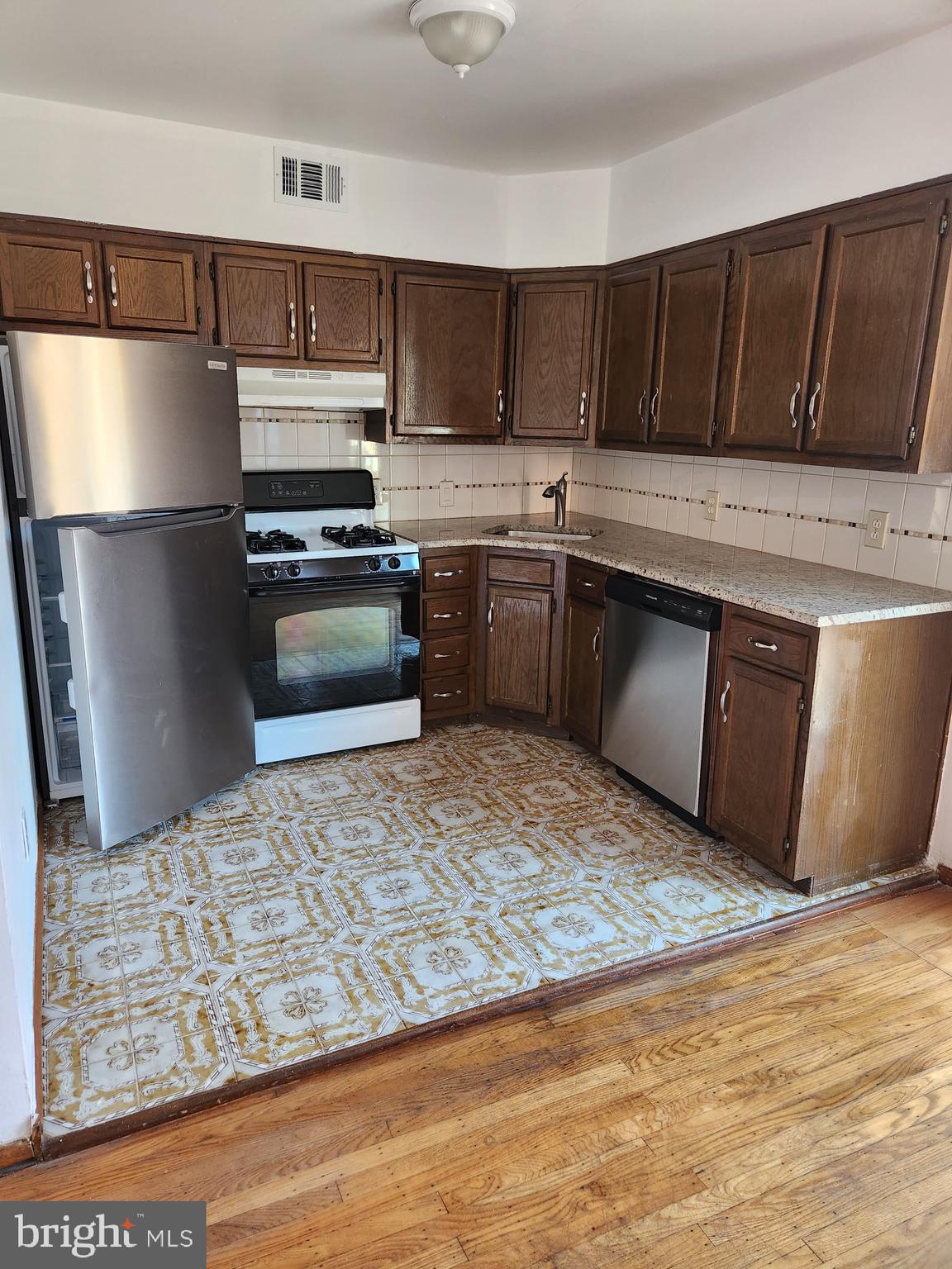 SOUTH STREET - Residential Lease