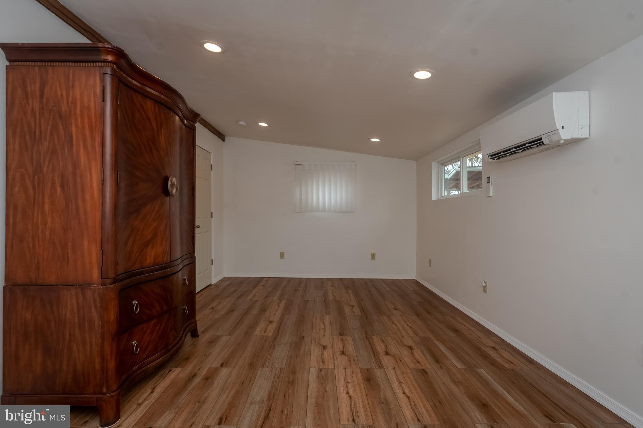 OAKLEIGH BEACH - Residential