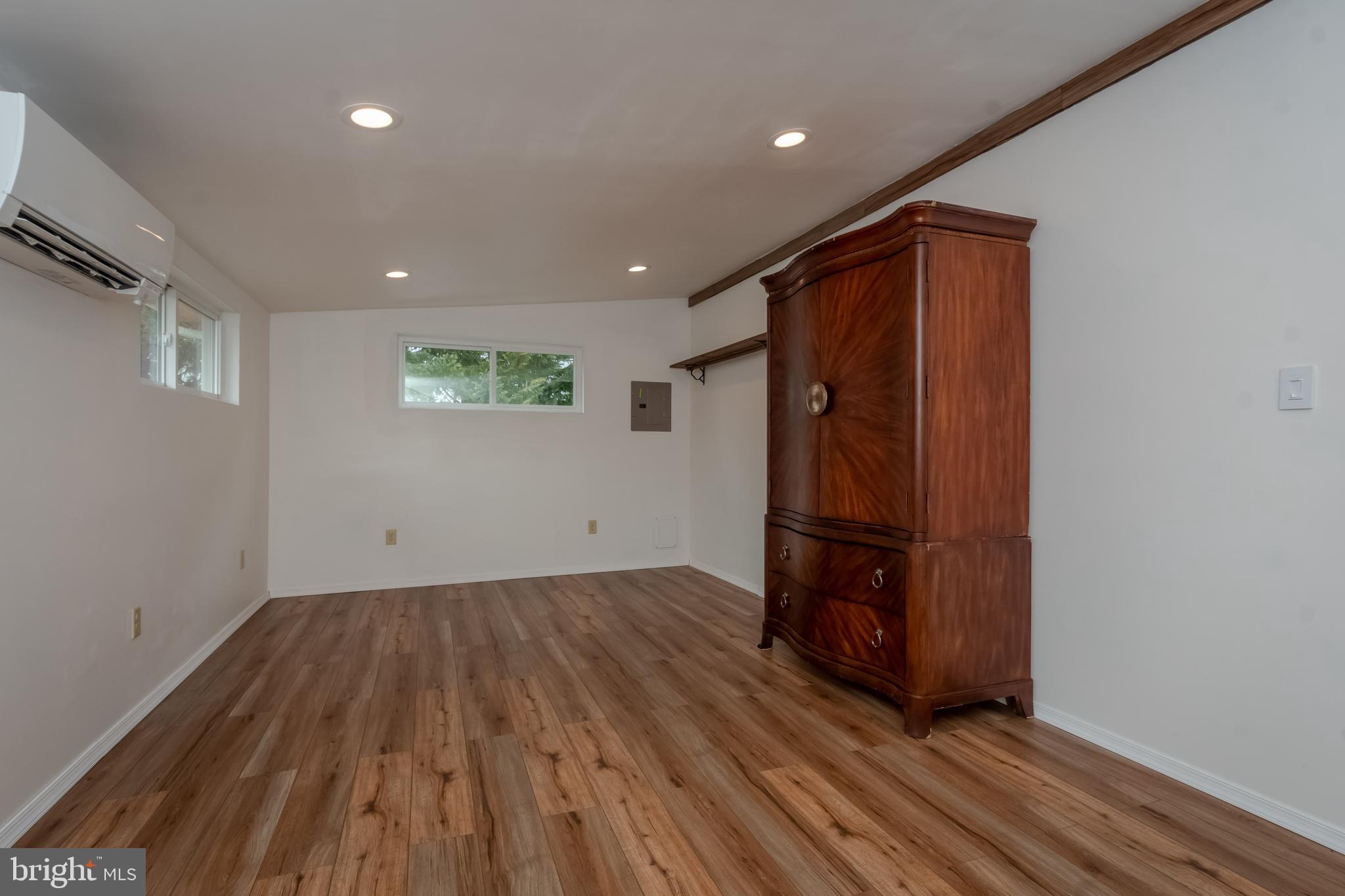 OAKLEIGH BEACH - Residential