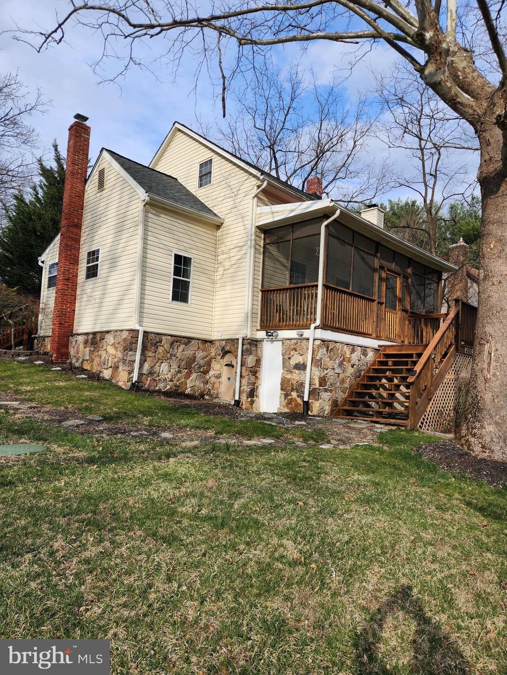 listing image 0