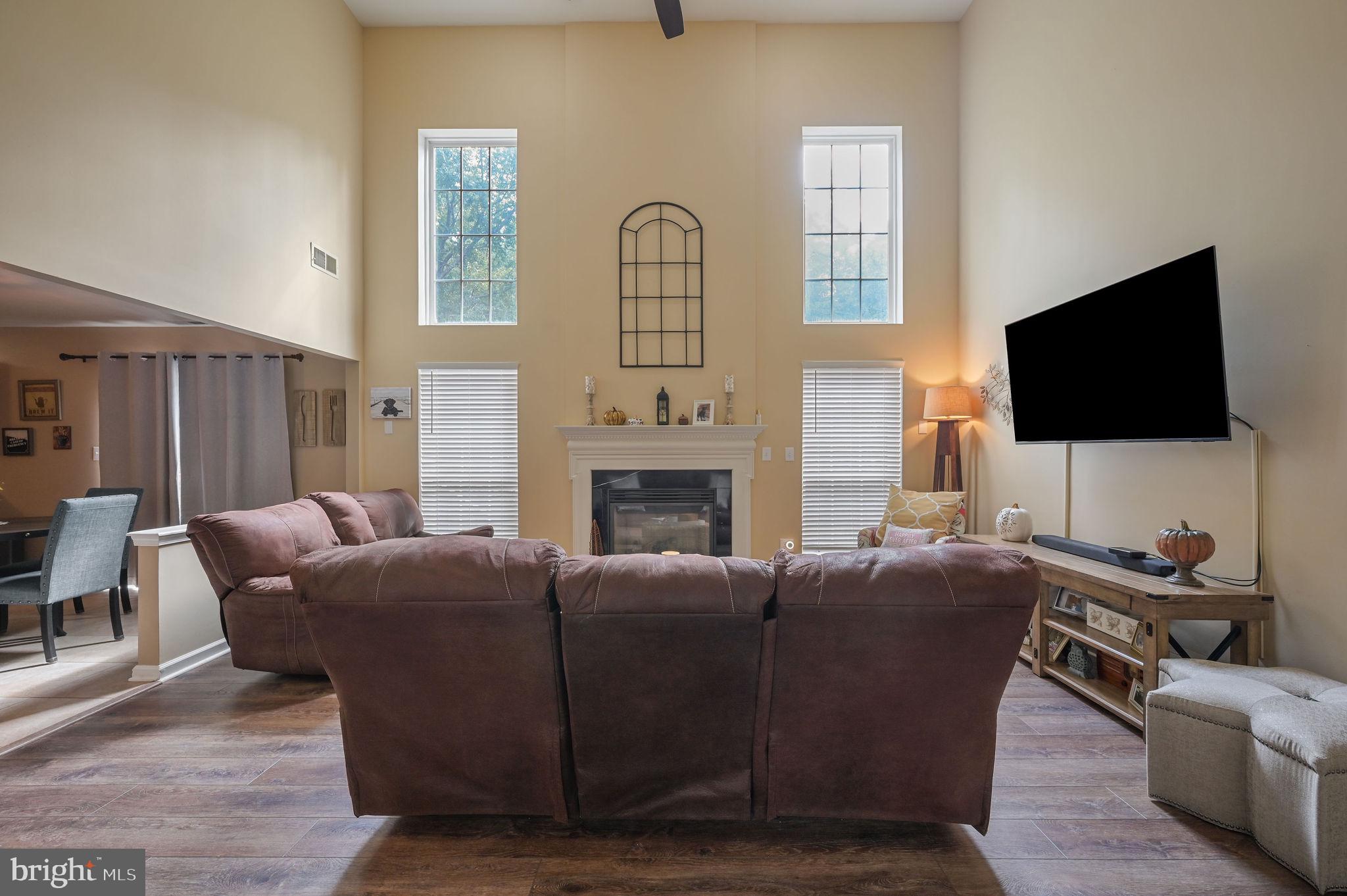 333 W DARBY CIRCLE