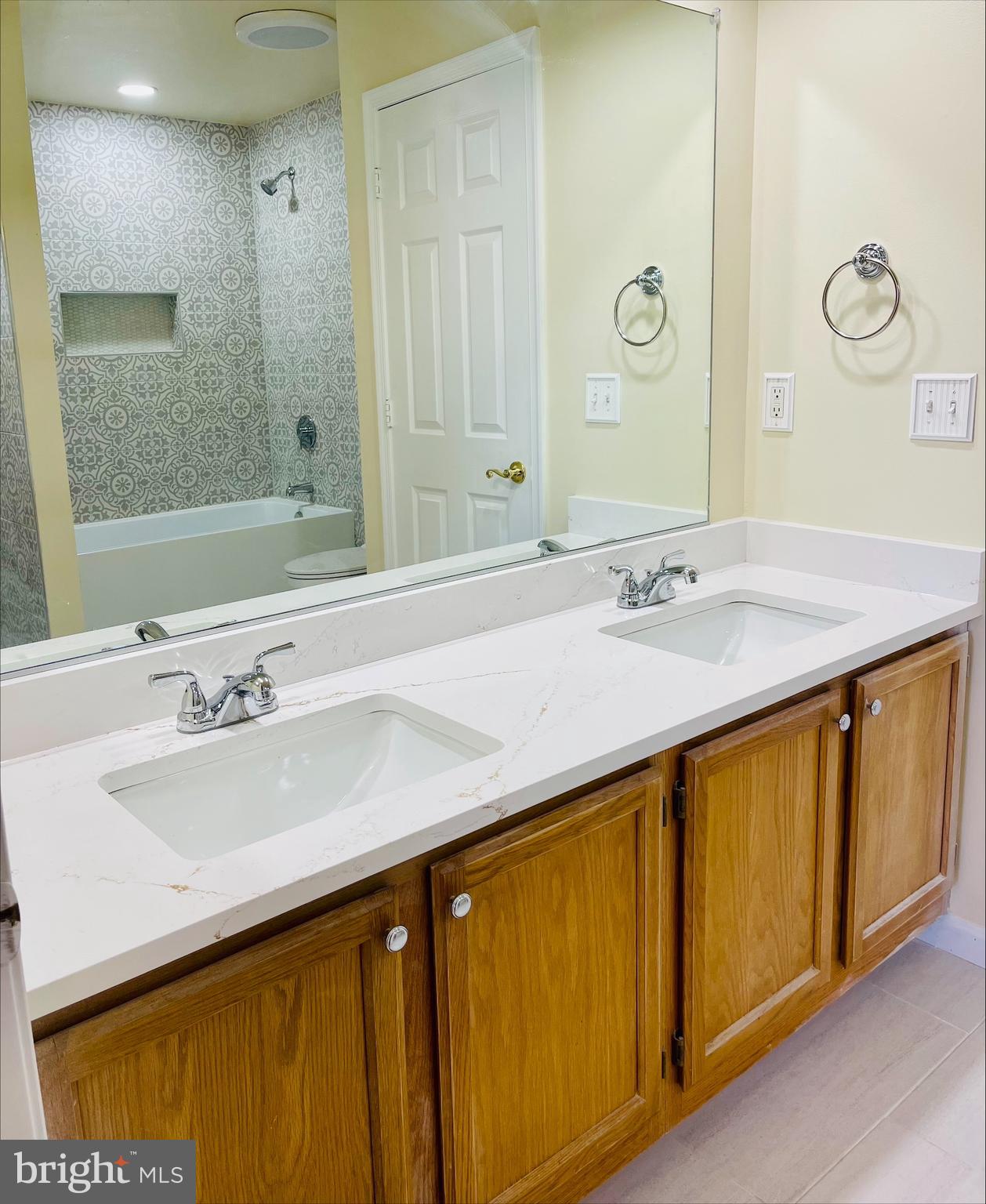 VILLAGE AT THOMAS RUN - Residential Lease