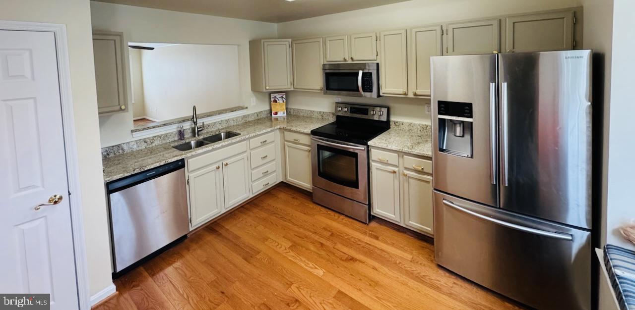 VILLAGE AT THOMAS RUN - Residential Lease