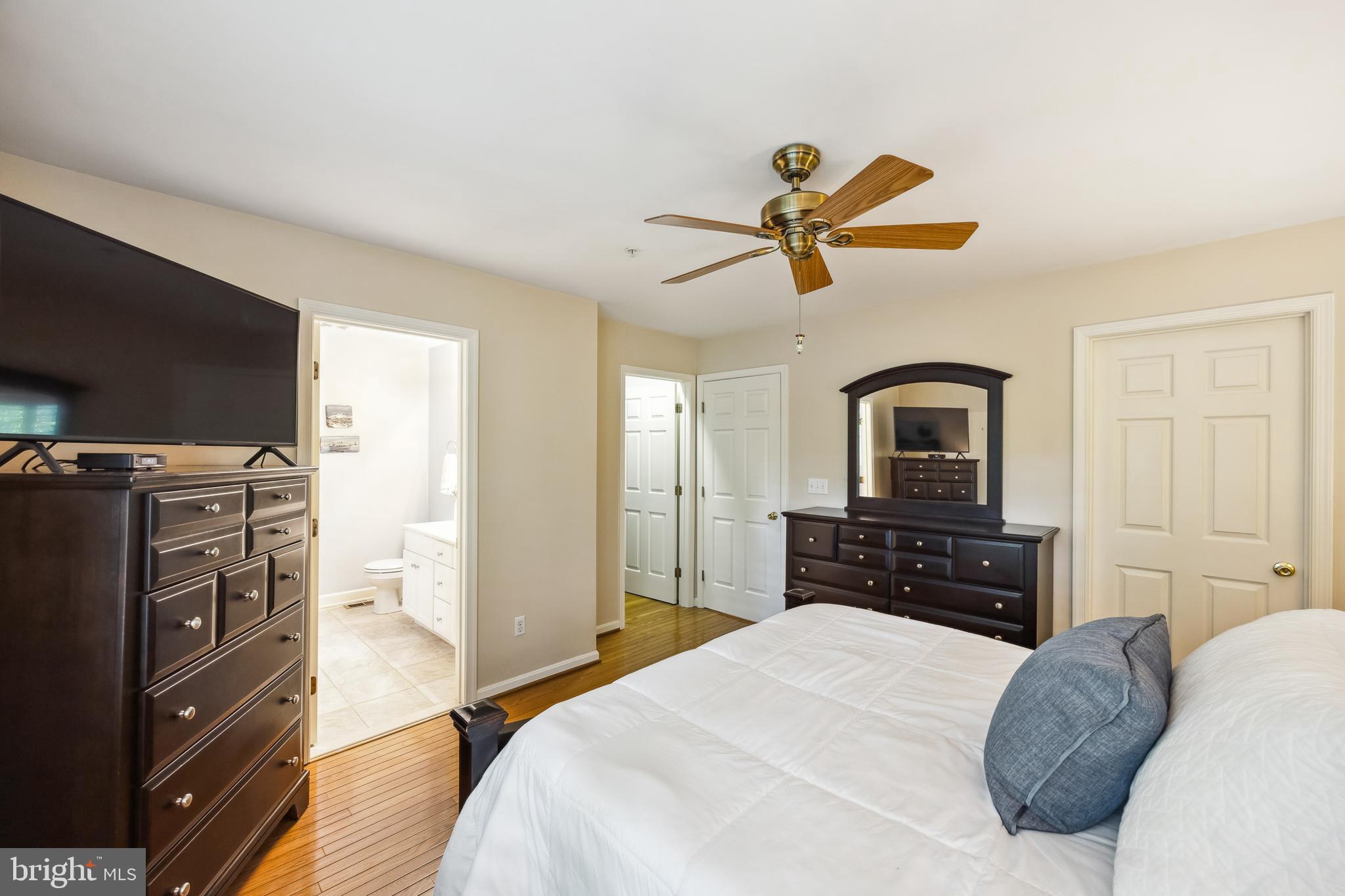 WATERS EDGE AT WOODS LANDING - Residential