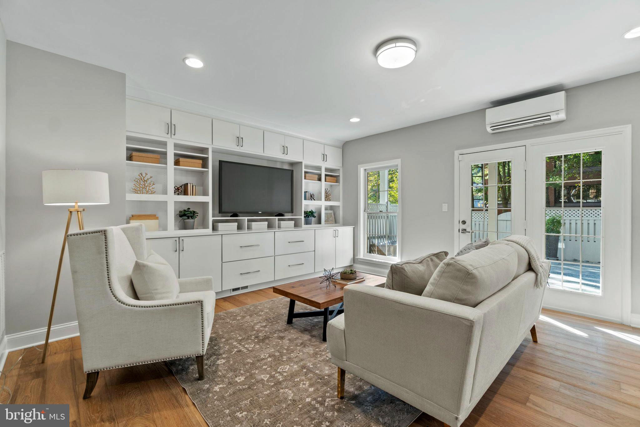 PALISADES PARK - Residential